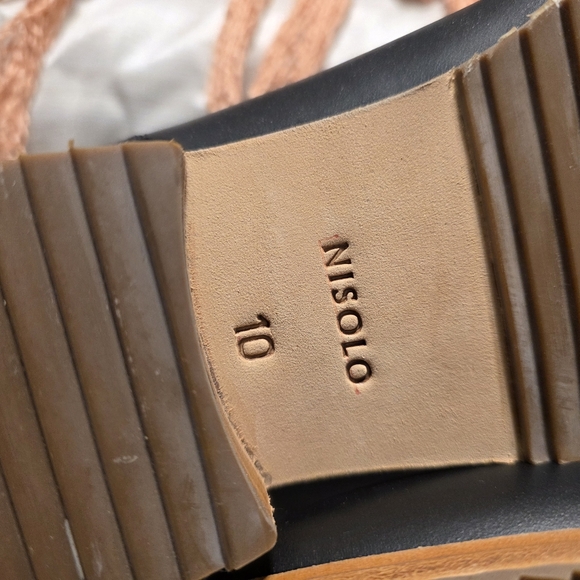 Nisolo Black Leather Eva Everyday Chelsea Boot - Picture 9 of 9